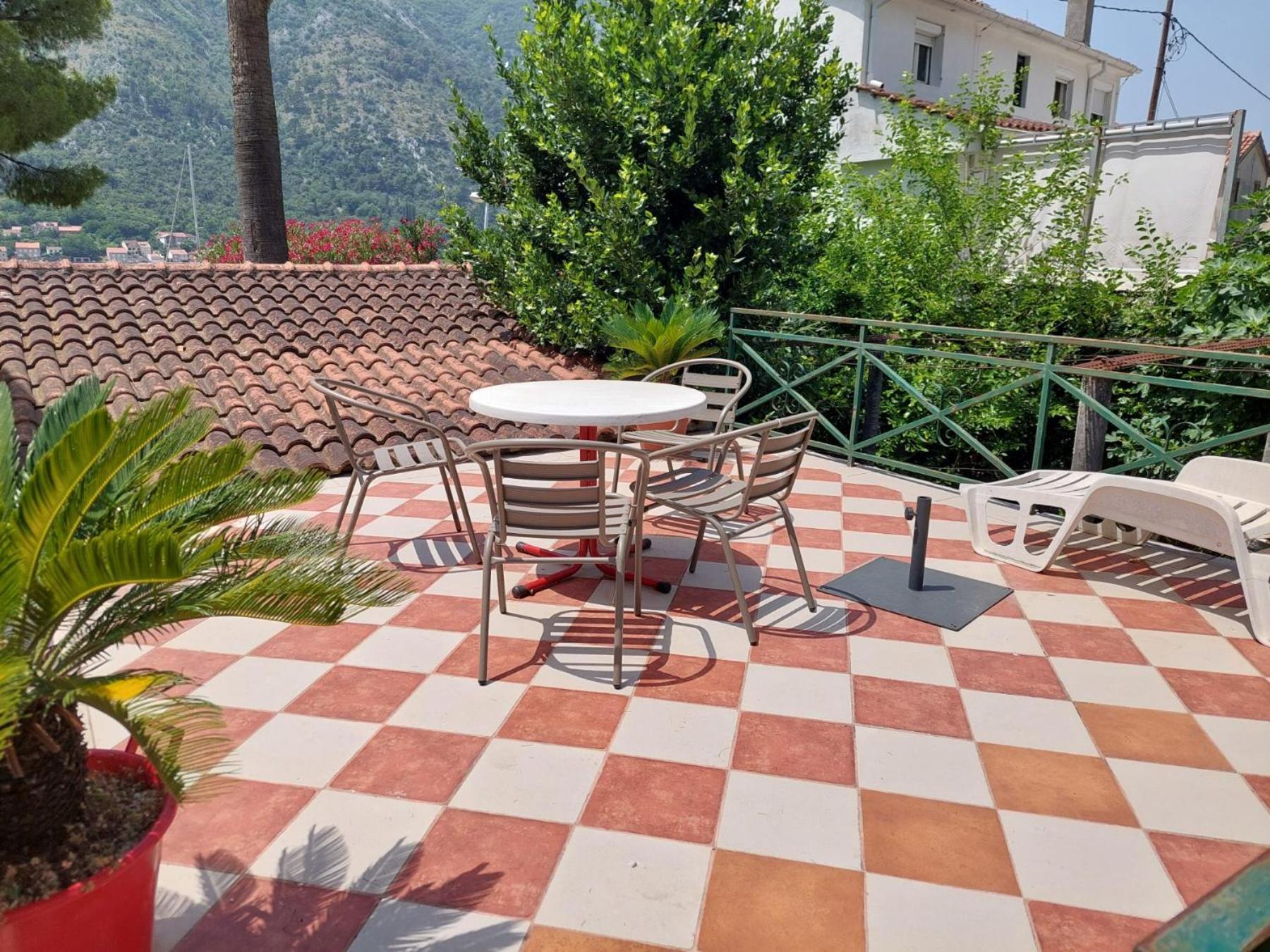 Garden Apartmant Near Sea Cattaro Esterno foto