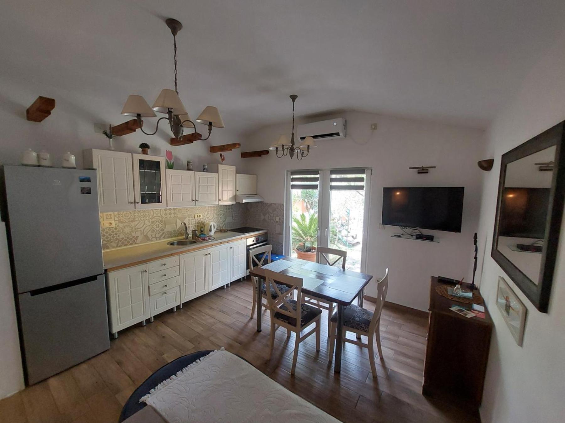 Garden Apartmant Near Sea Cattaro Esterno foto